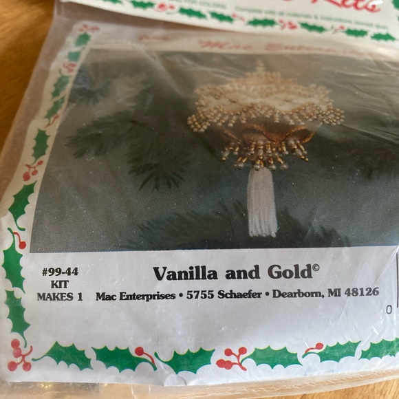 Vintage 80’s Christmas tree ornament kit - Picture 2 of 4